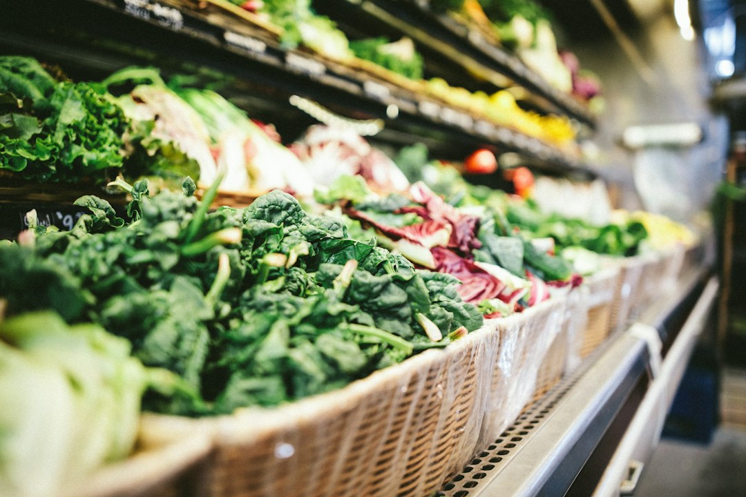 Greens Powder or Just Eat Your Vegetables? How to Use Both Well